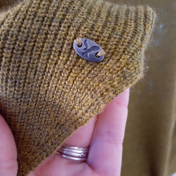 Sweater - Picture 9 of 9